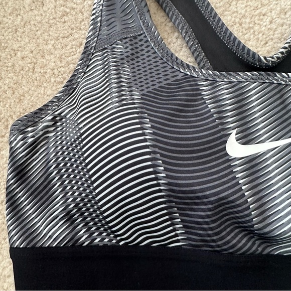 Nike Pro Dri-Fit Patterned Sports Bra - Picture 6 of 7